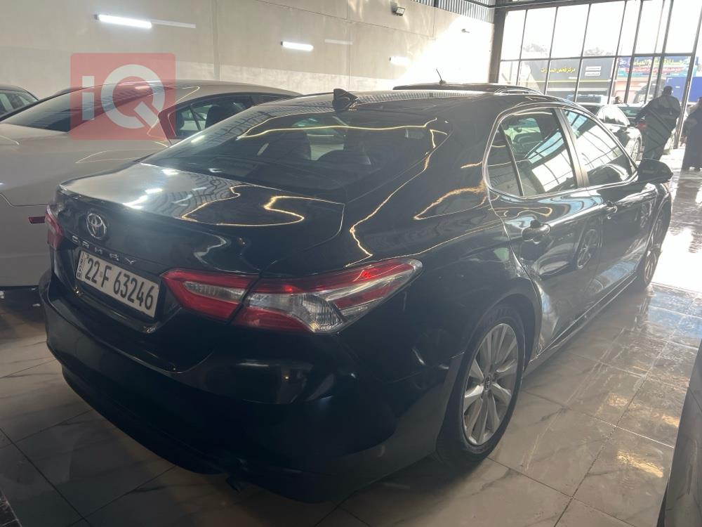 تۆیۆتا کامری